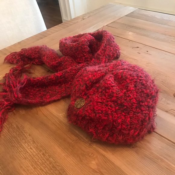 Knit Beret hat and scarf red set - Picture 2 of 3